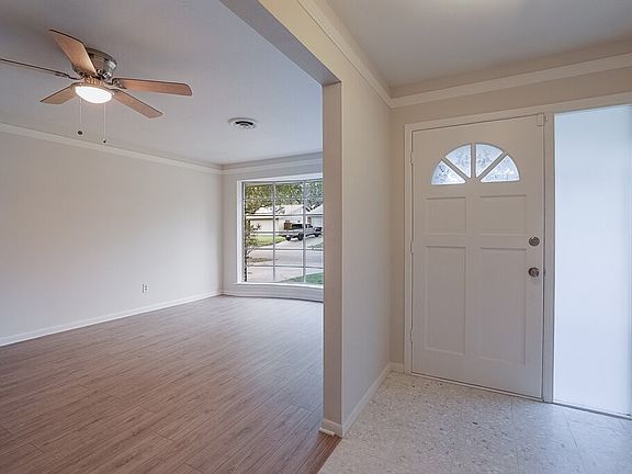 3rd image of 2709 Larkin Ave