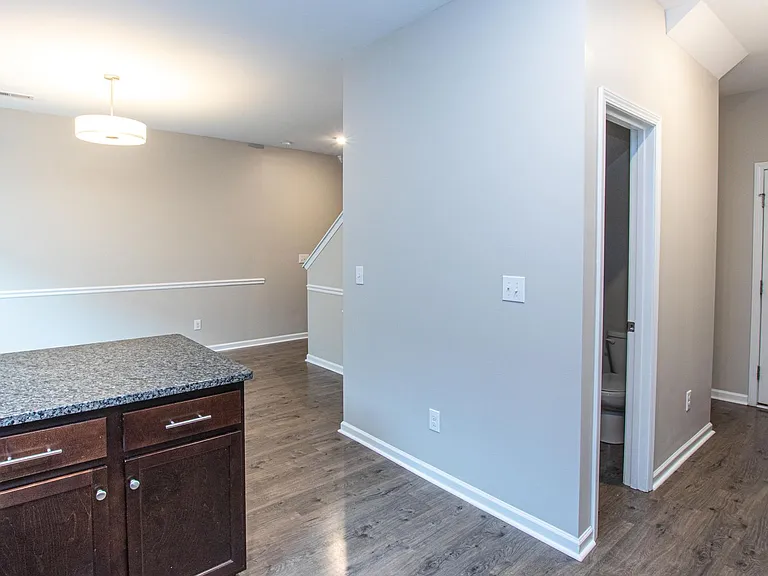 535 Calen Ln — Photo 5