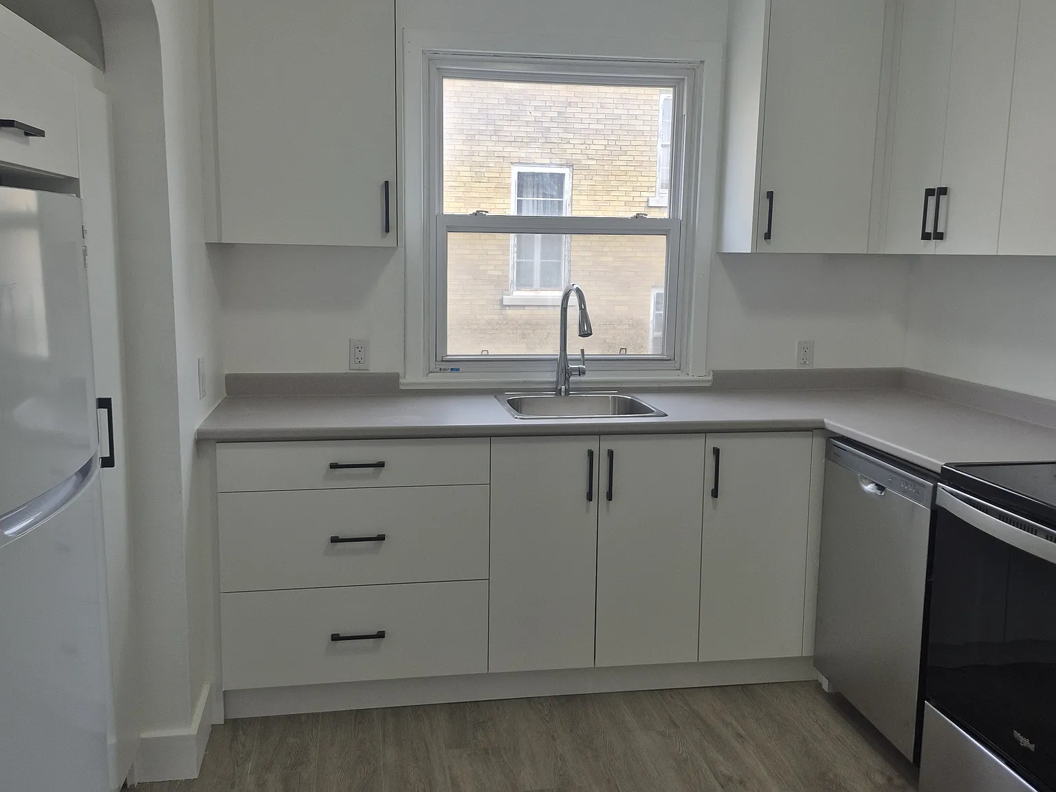 649 Rideau St — Photo 1