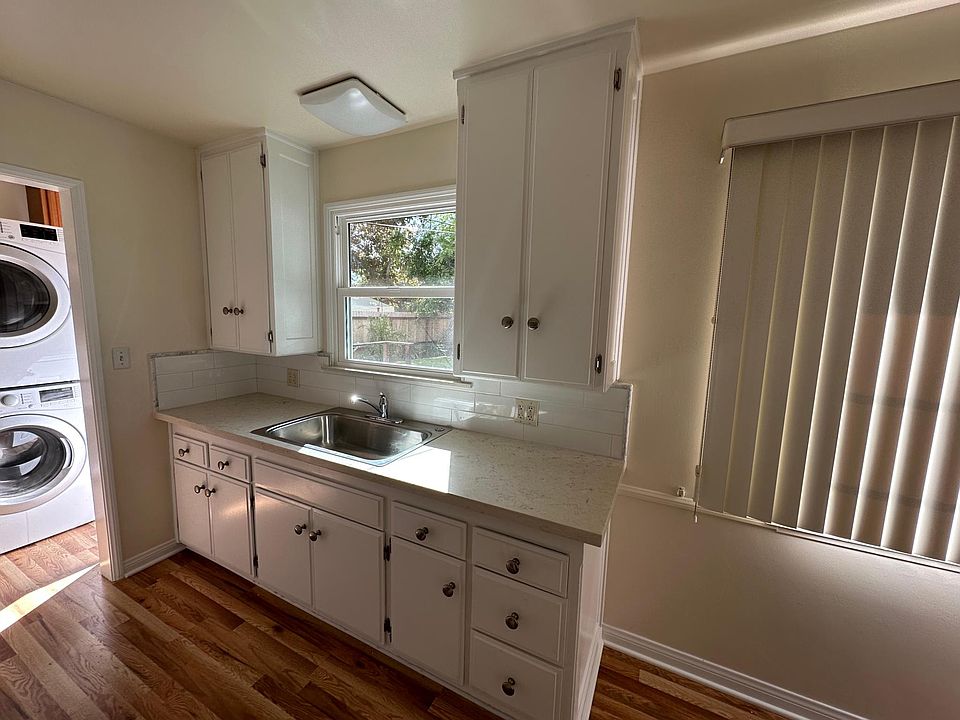 1st image of 819 Portesuello Ave