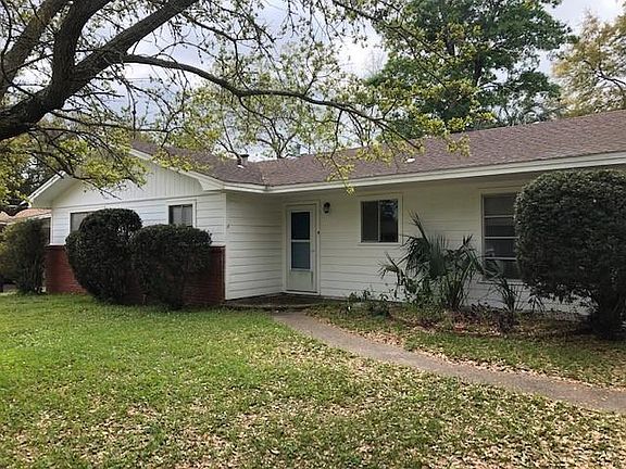 3rd image of 161 Oakmont Pl