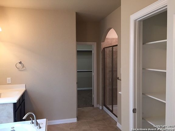 5th image of 410 Norwood Ct