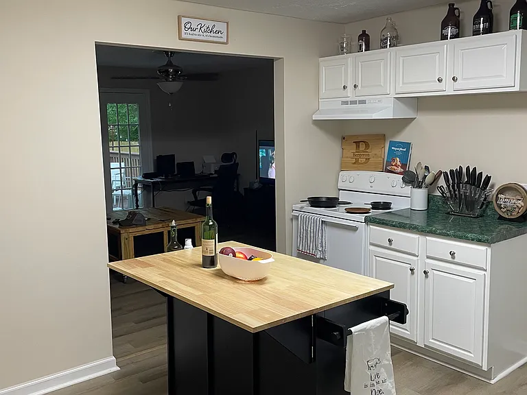 1404 Globe Pl — Photo 4