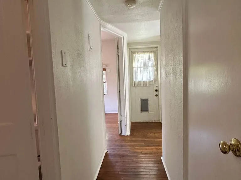 1115 S Maple Ave — Photo 23