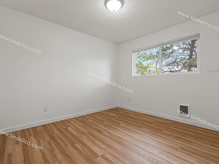 17324 SW Merlo Rd — Photo 12