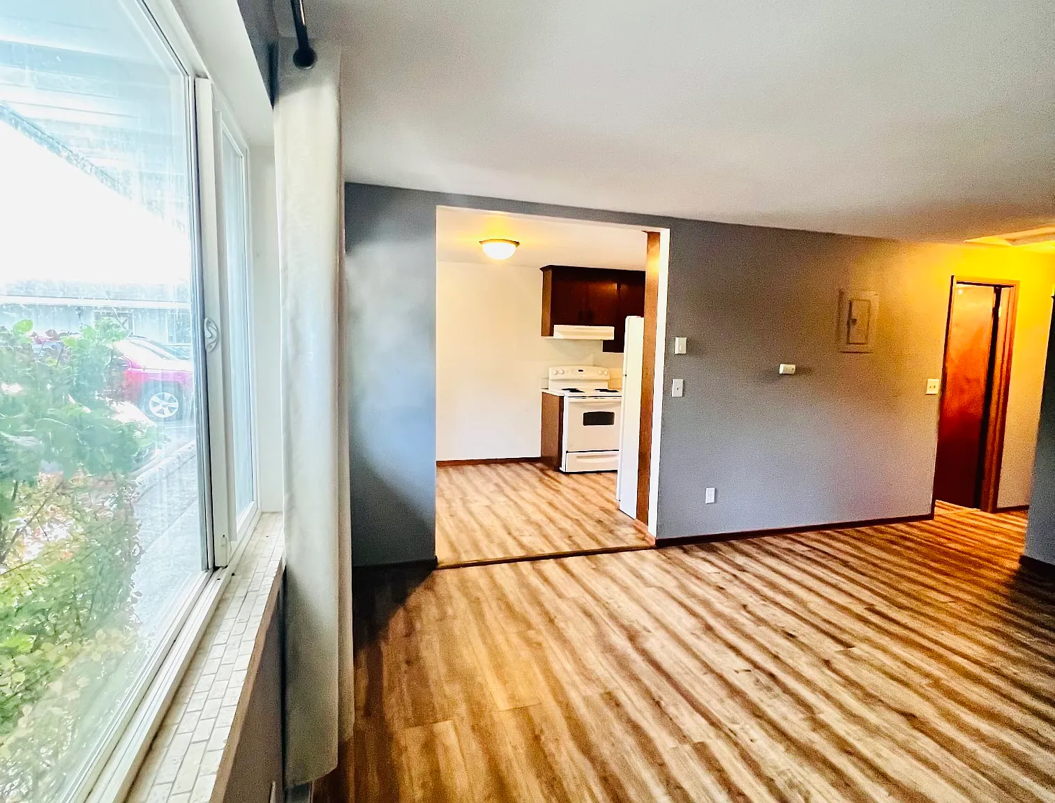 2 bed, 736 sqft, $1,895 — Photo 3