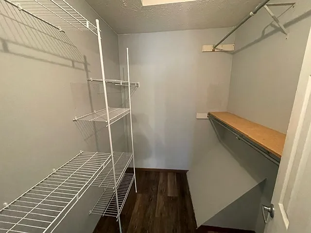 2796 Mull Ave #B — Photo 8