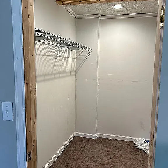 300 Kelly Dr — Photo 15