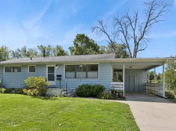 2517 Friendship St, Iowa City, IA 52245