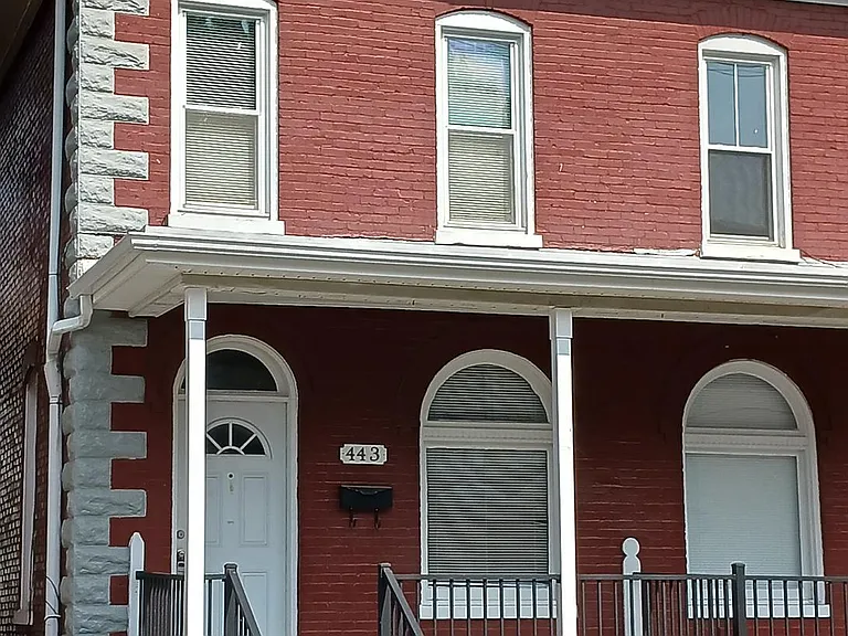 443 N Mulberry St — Photo 1