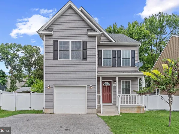 808 204th St, Pasadena, MD 21122