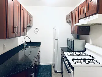 Rented by R New York