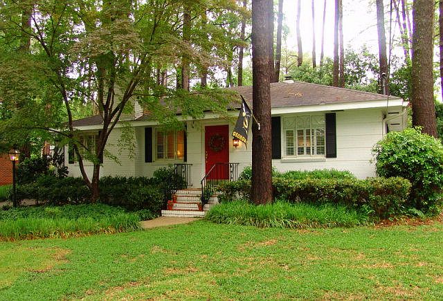 1st image of 2411 Mohican Drive