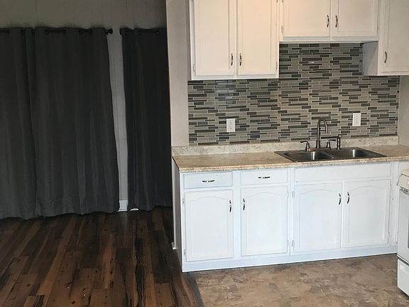 3rd image of 101 W Broadway St APT 3