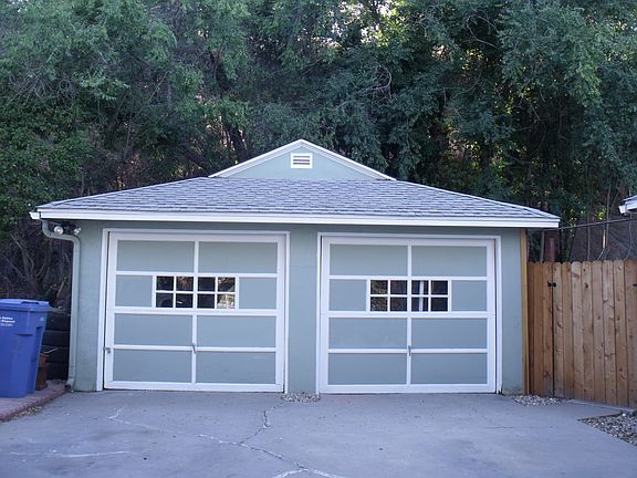 4th image of 2649 Vine St