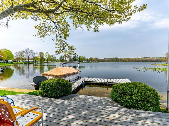 View-Lakeside Deck