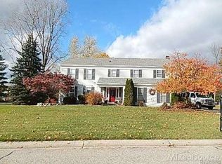 1404 N Acre Dr, Rochester Hills, MI 48306