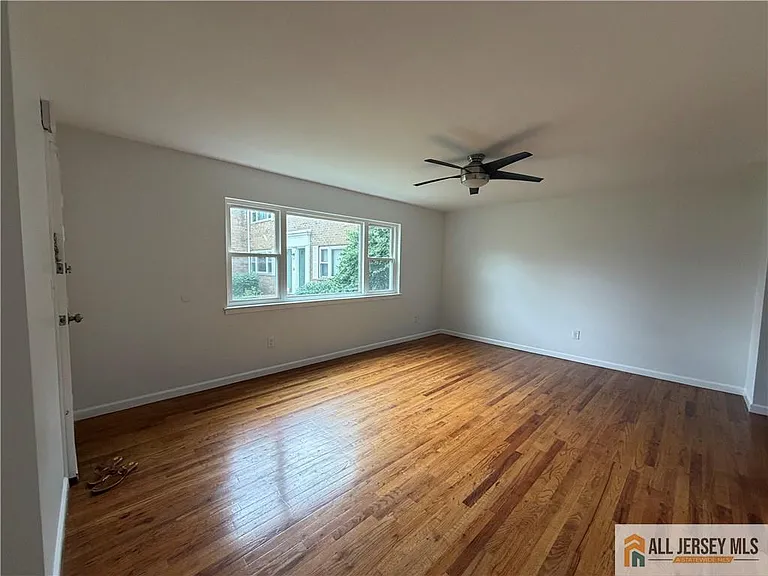 37 Judson St #10A — Photo 9