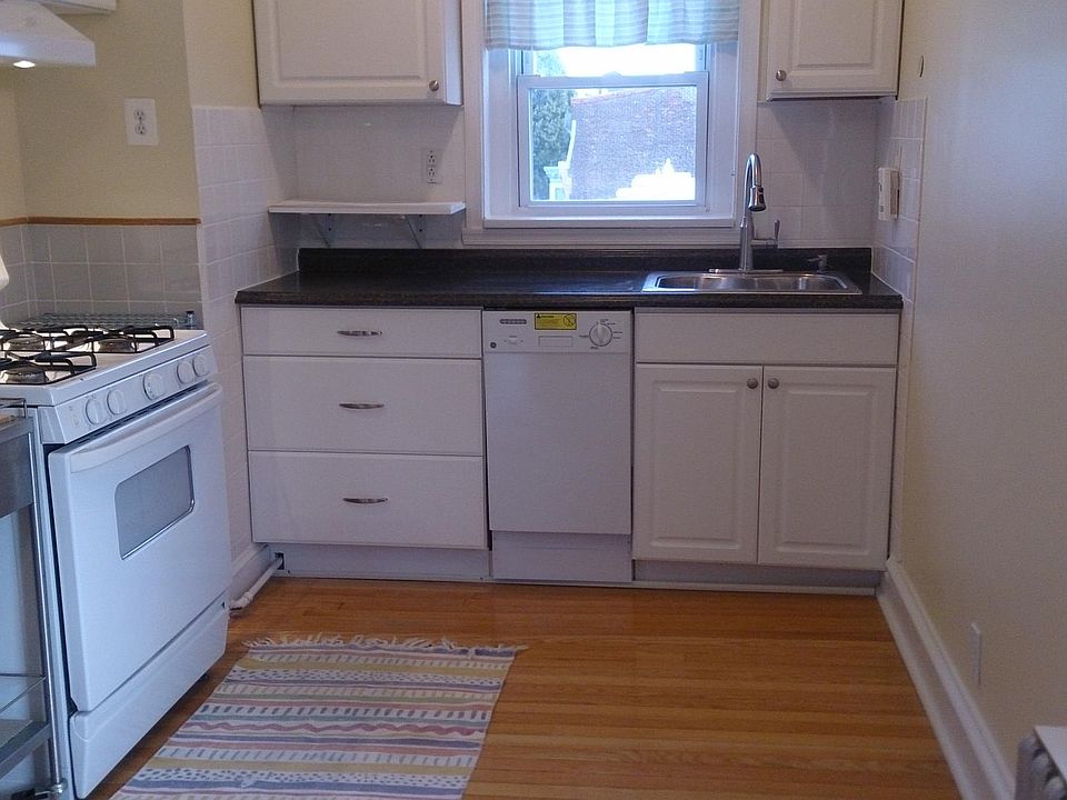 1st image of 167 Shurs Ln APT 3