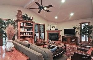 2nd image of 325 York Dr