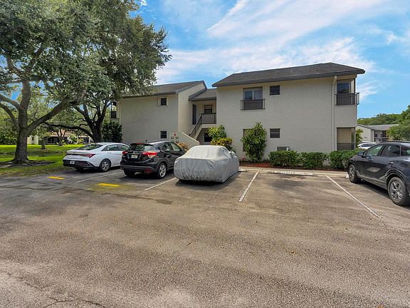 3rd image of 3267 Cocoplum Circle #3340