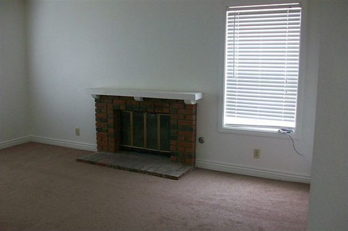 2nd image of 313 Meadowbrook Ct