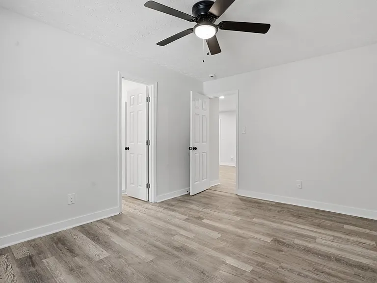 2139 W Cedar Ln SW — Photo 14