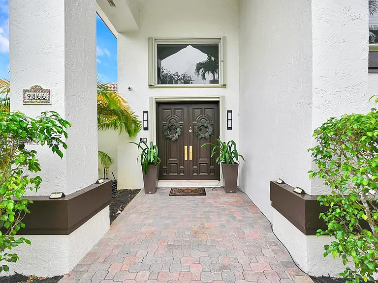 9866 SW 111th Ter — Photo 10
