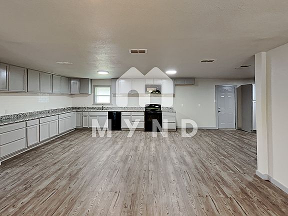 3rd image of 108 N Bowie Dr