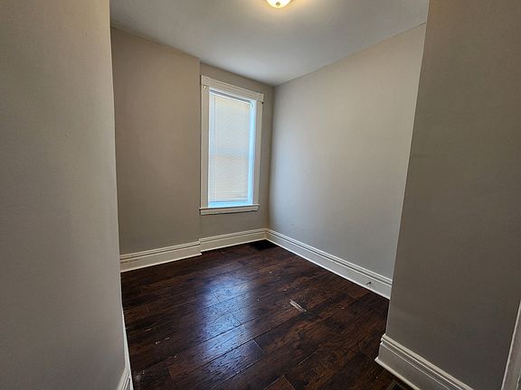 3rd image of 2901 California Ave #1