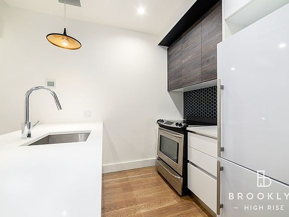 4th image of 530 Midwood St APT 4E