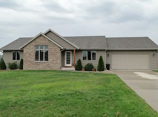587 Vision Dr, Evansville, WI 53536
