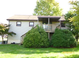 14 Hertzog Dr, Leola, PA 17540