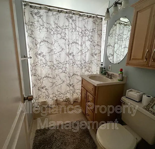 1808 Queens Ln #212 — Photo 5