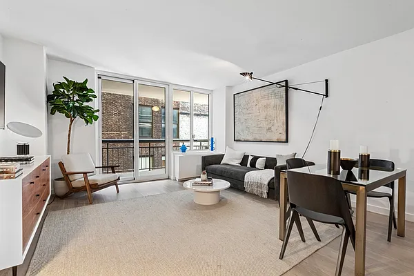 Rented by Greystar | media 5