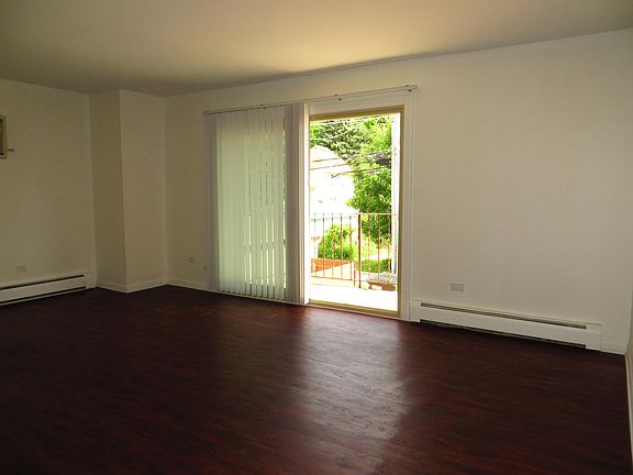 3rd image of 1443 Ashland Ave APT 9