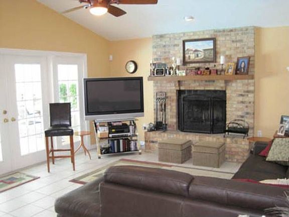3rd image of 4457 Wyndcliff Cir