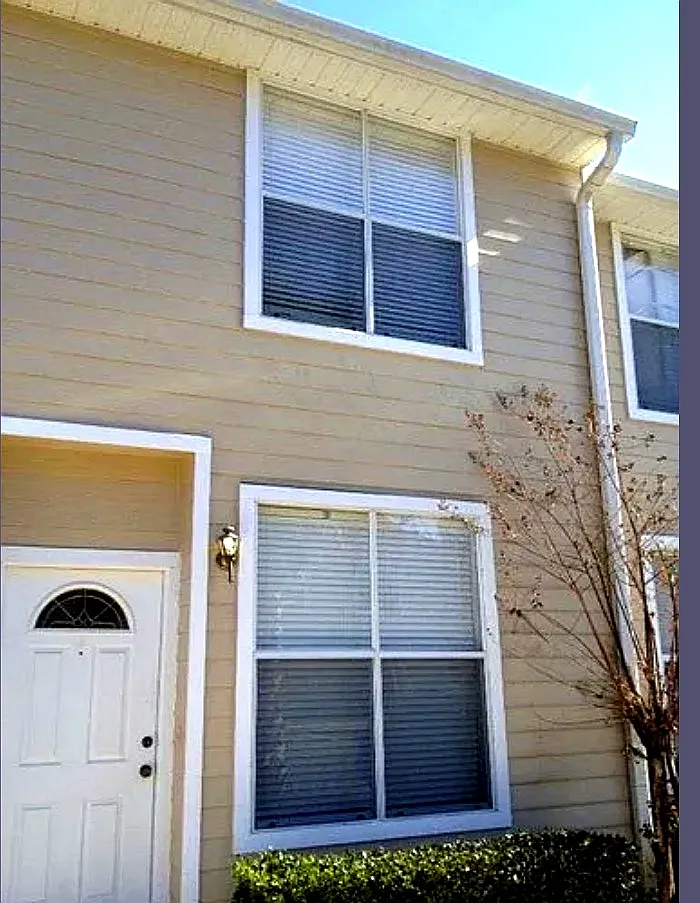 Photo 1 of 6 - 3901 SW 20th Ave #105 - Gainesville, FL Primary Photo - 3901 SW 20th Ave #105