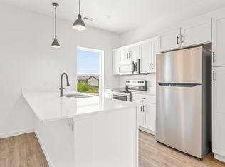895 W 8th St #6, Garner, IA 50438