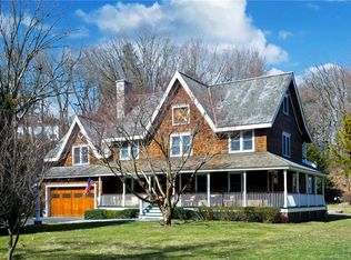 26 Riverview Dr, Norwalk, CT 06850
