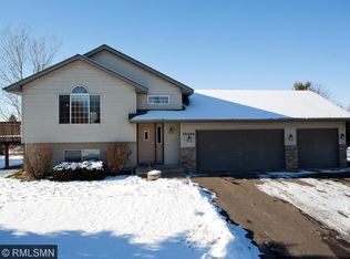 38296 N Casselberry Dr, North Branch, MN 55056