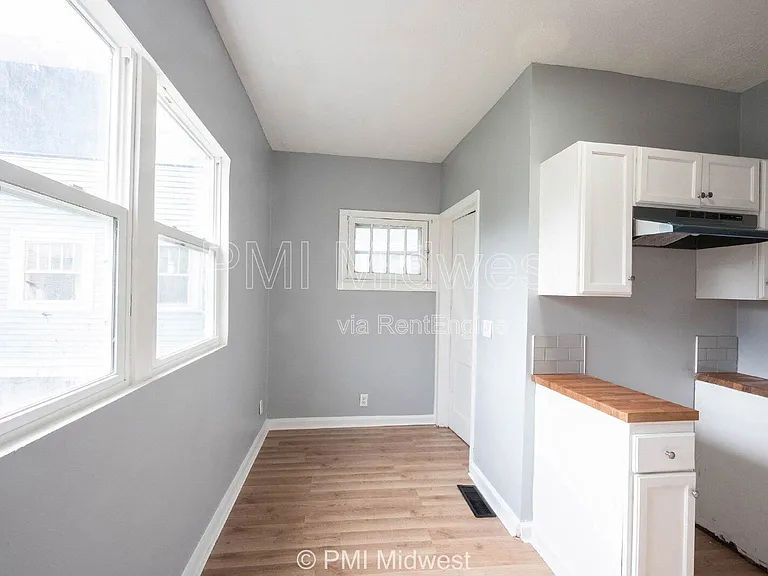 3413 N Capitol Ave — Photo 11