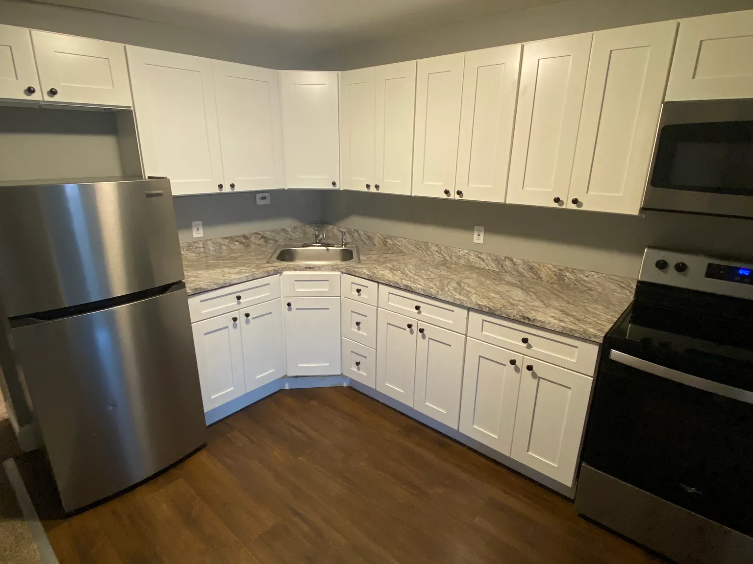 Studio, 400 sqft, $1,100 — Photo 3