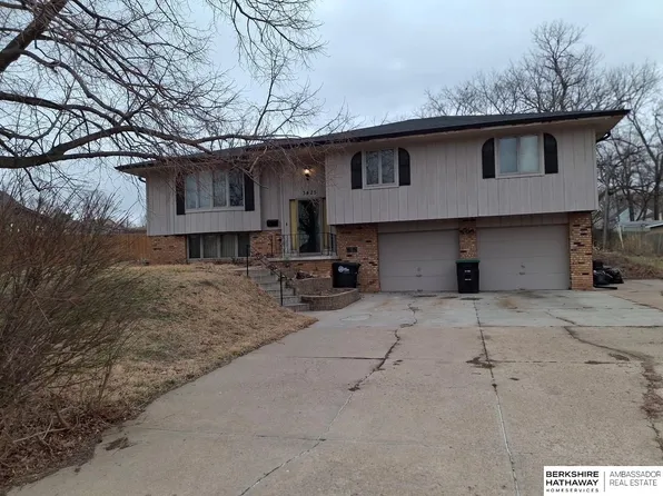 3425 S 58th St, Omaha, NE 68106
