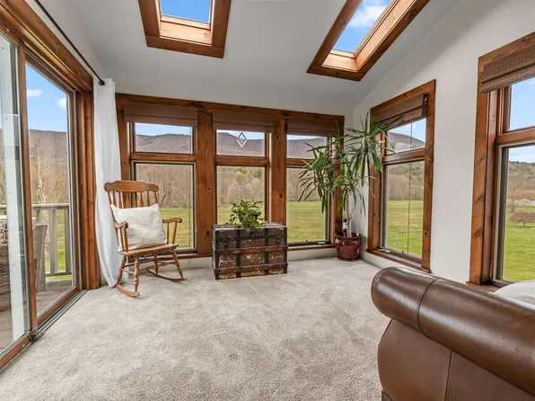 2318 River Road, Arlington, VT 05250