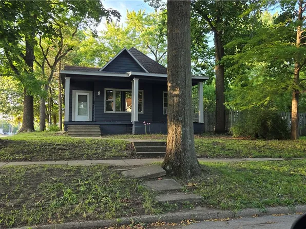 896 W Leafland Ave, Decatur, IL 62522