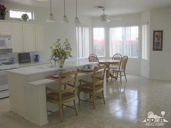 4th image of 78345 Estancia Dr