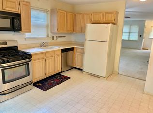 820 Bloomingdale Rd, Staten Island, NY 10309