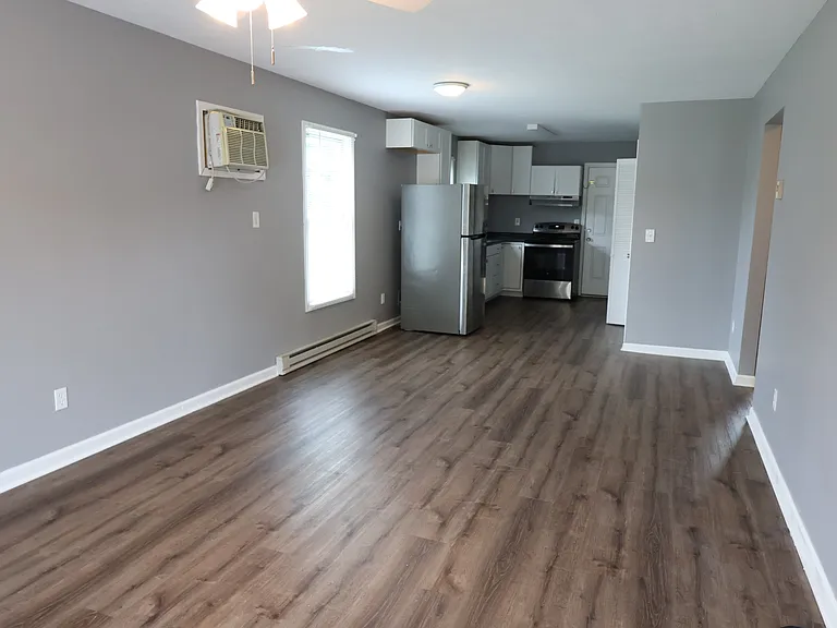184 W Hayden Pike — Photo 2
