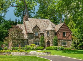 219 Fox Meadow Rd, Scarsdale, NY 10583